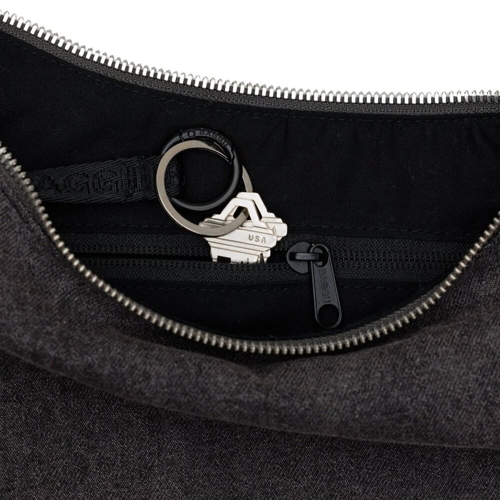 NWT Baggu Medium Crescent Bag - Washed Black Denim - Picture 10 of 12